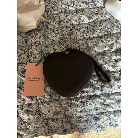 NWT JUICY COUTURE Retro Vibe Heart Zip Around Wristlet Wallet - Picture 2 of 3